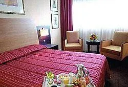 Hotel Paris Cdg Airport 4*